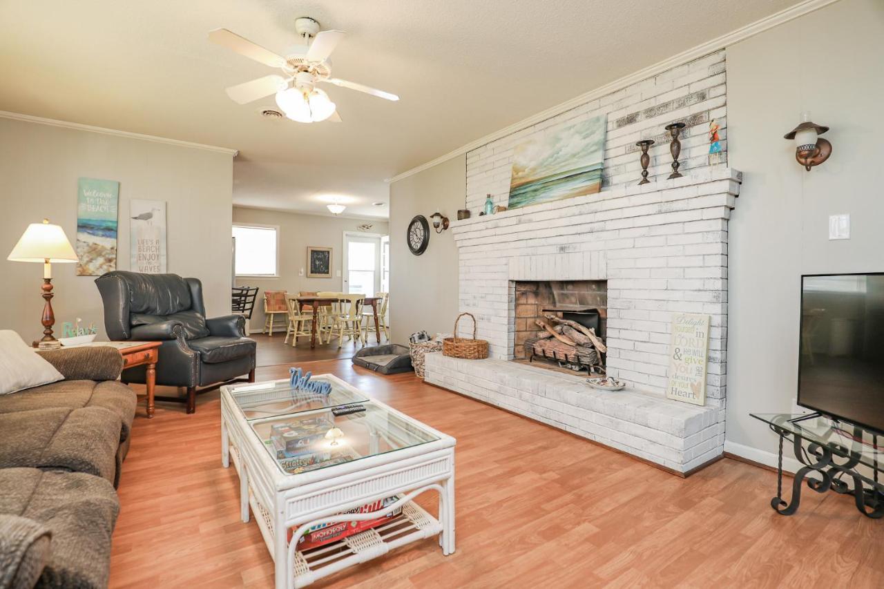 Spacious Home With Waterfront View-Welcome Pets Sneads Ferry Екстериор снимка