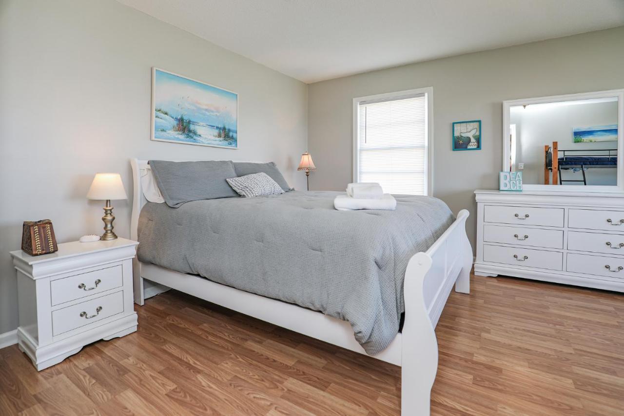 Spacious Home With Waterfront View-Welcome Pets Sneads Ferry Екстериор снимка