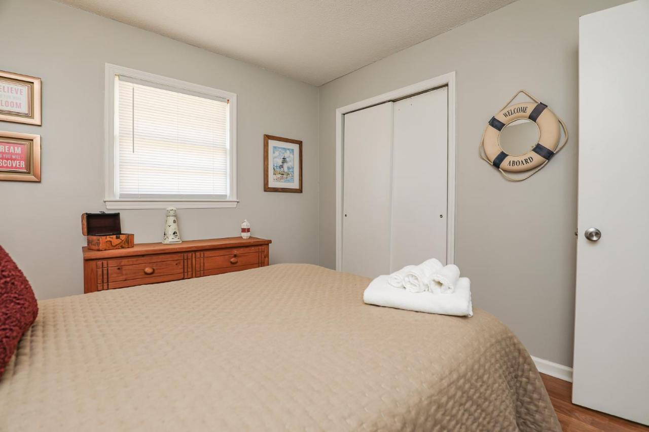 Spacious Home With Waterfront View-Welcome Pets Sneads Ferry Екстериор снимка