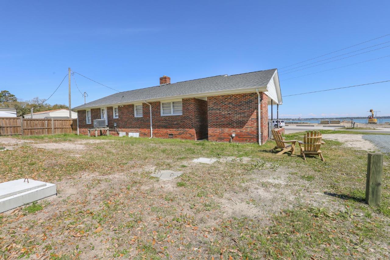 Spacious Home With Waterfront View-Welcome Pets Sneads Ferry Екстериор снимка