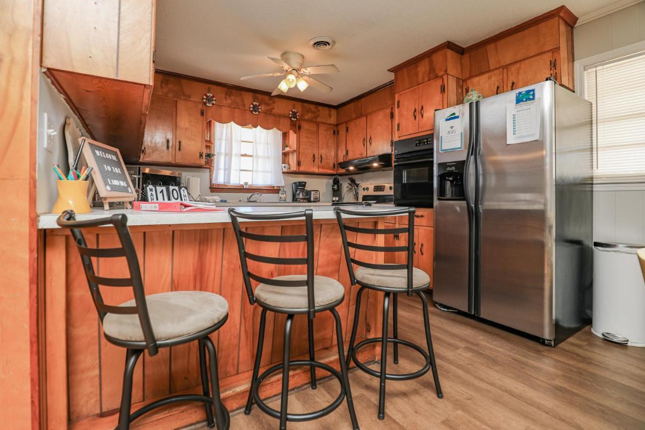 Spacious Home With Waterfront View-Welcome Pets Sneads Ferry Екстериор снимка