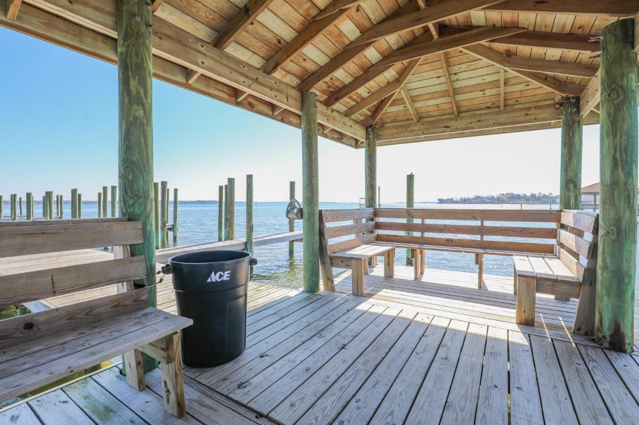 Spacious Home With Waterfront View-Welcome Pets Sneads Ferry Екстериор снимка