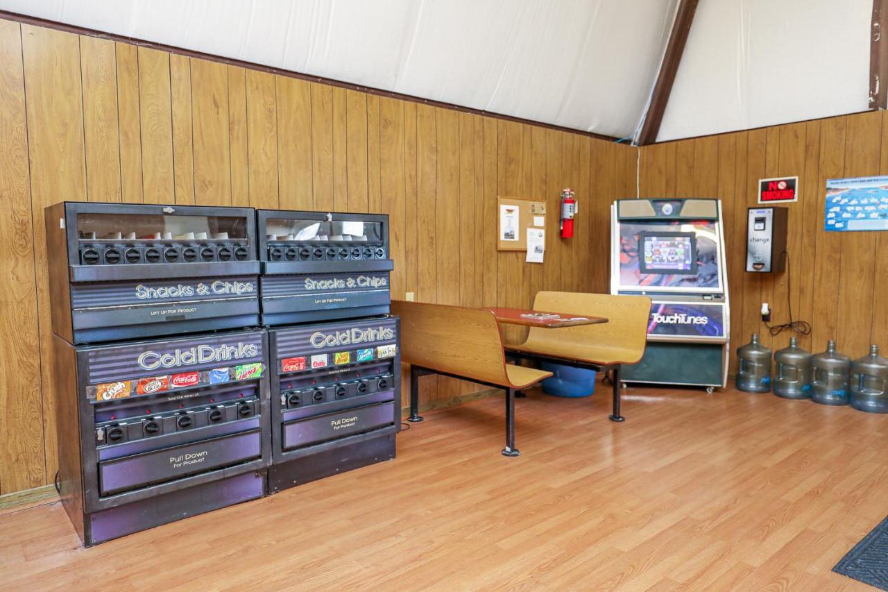 Spacious Home With Waterfront View-Welcome Pets Sneads Ferry Екстериор снимка