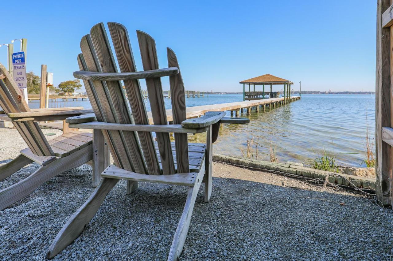 Spacious Home With Waterfront View-Welcome Pets Sneads Ferry Екстериор снимка